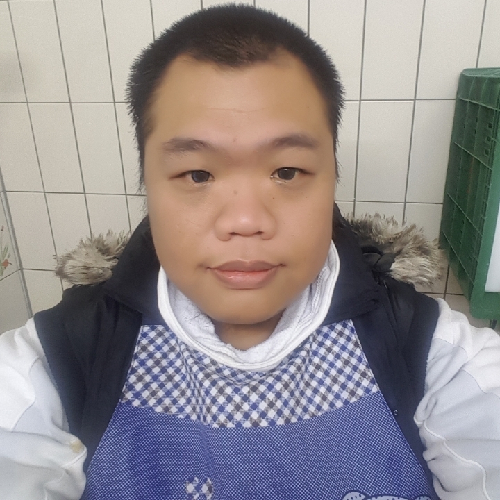黑熊的第一张照片--基隆中老年相亲网