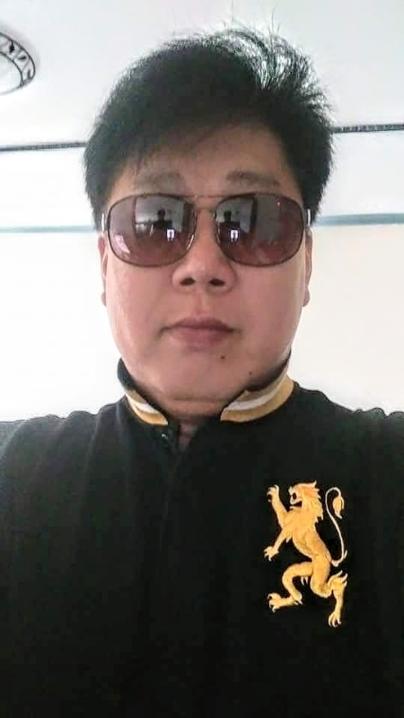 含笑半步癲的第一张照片--基隆中老年相亲网